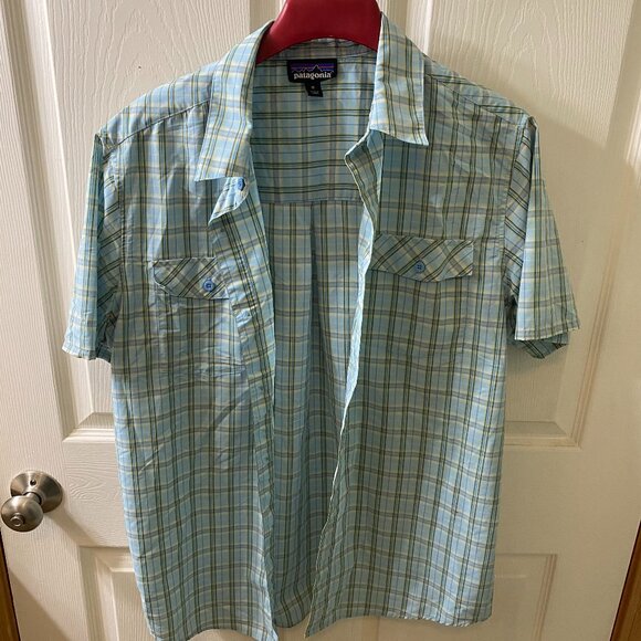 Patagonia Men's Button Down Shirt - Picture 1 of 3